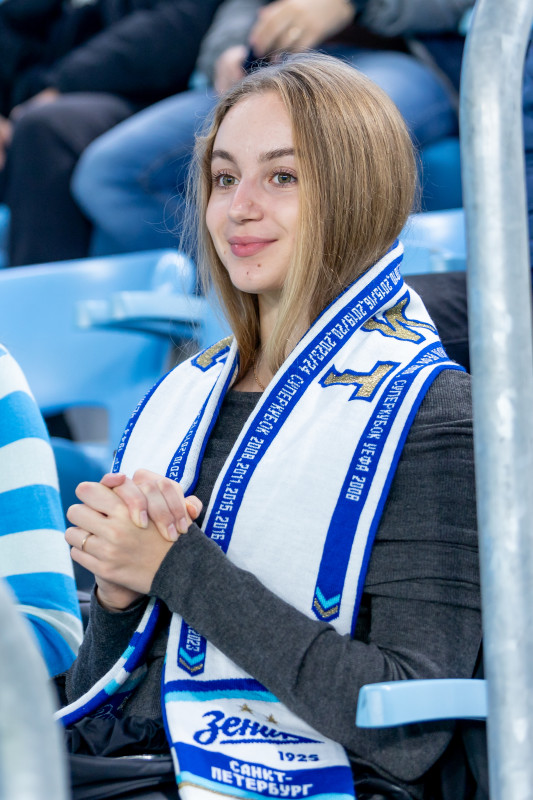 #Все в наших цветах: болельщики на матче «Зенит» — «Ахмат»