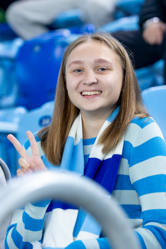 #Все в наших цветах: болельщики на матче «Зенит» — «Ахмат»