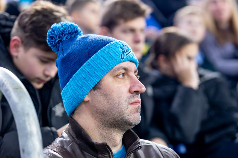 #Все в наших цветах: болельщики на матче «Зенит» — «Ахмат»