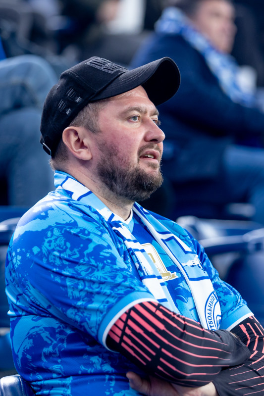 #Все в наших цветах: болельщики на матче «Зенит» — «Ахмат»