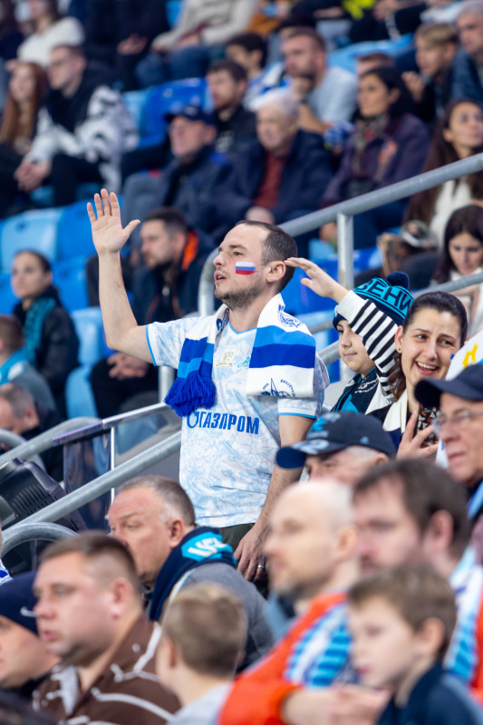 #Все в наших цветах: болельщики на матче «Зенит» — «Ахмат»