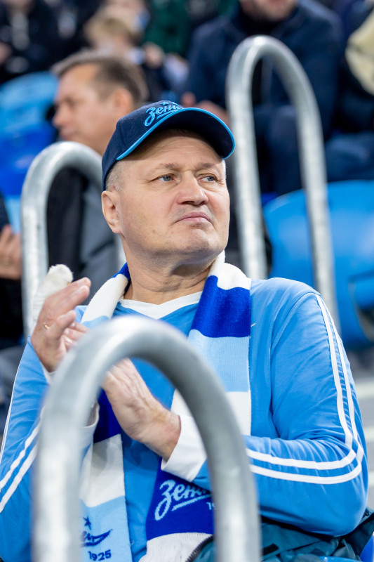 #Все в наших цветах: болельщики на матче «Зенит» — «Ахмат»