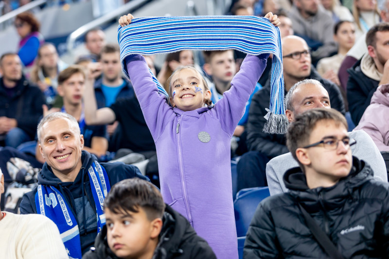 #Все в наших цветах: болельщики на матче «Зенит» — «Ахмат»