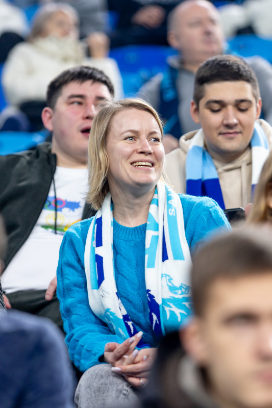 #Все в наших цветах: болельщики на матче «Зенит» — «Ахмат»