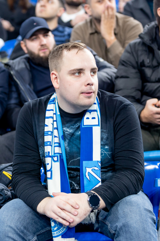 #Все в наших цветах: болельщики на матче «Зенит» — «Ахмат»