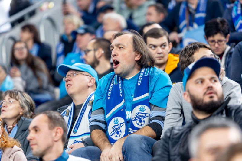 #Все в наших цветах: болельщики на матче «Зенит» — «Ахмат»