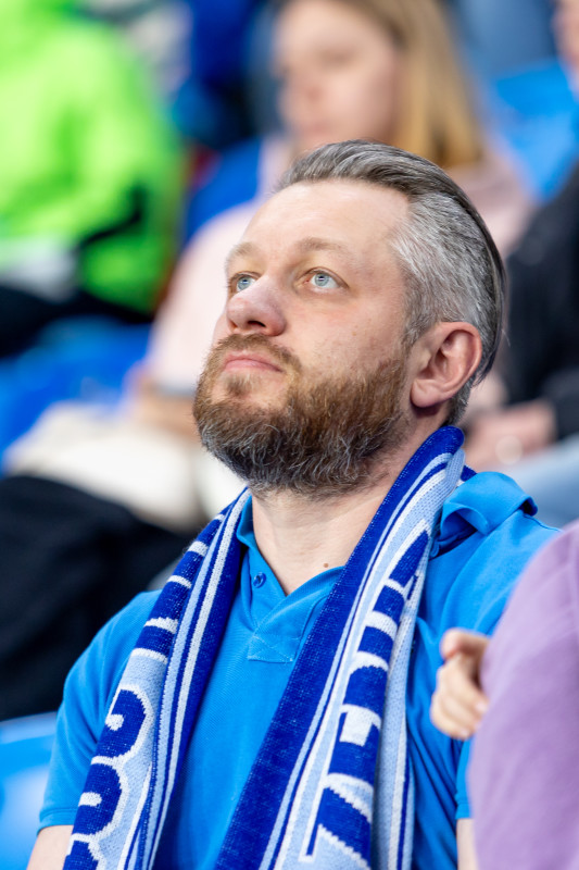 #Все в наших цветах: болельщики на матче «Зенит» — «Ахмат»