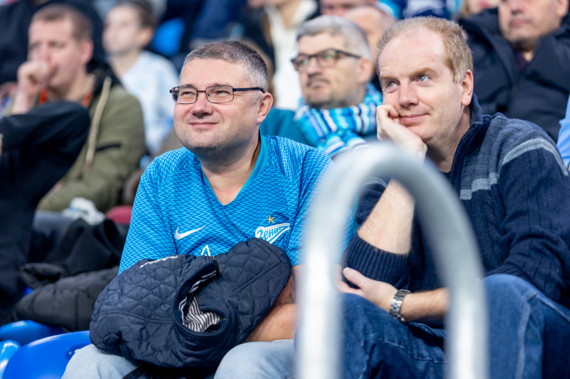 #Все в наших цветах: болельщики на матче «Зенит» — «Ахмат»