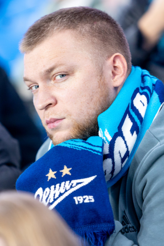 #Все в наших цветах: болельщики на матче «Зенит» — «Ахмат»