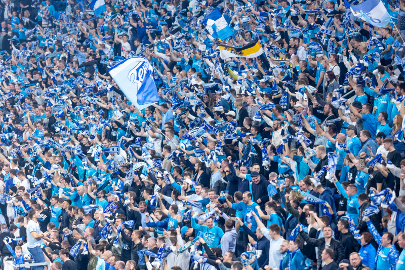 #Все в наших цветах: болельщики на матче «Зенит» — «Ахмат»