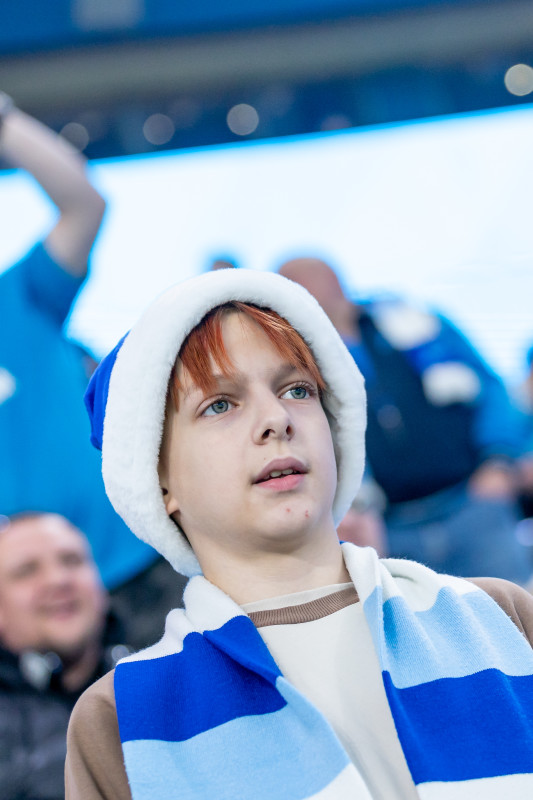 #Все в наших цветах: болельщики на матче «Зенит» — «Ахмат»