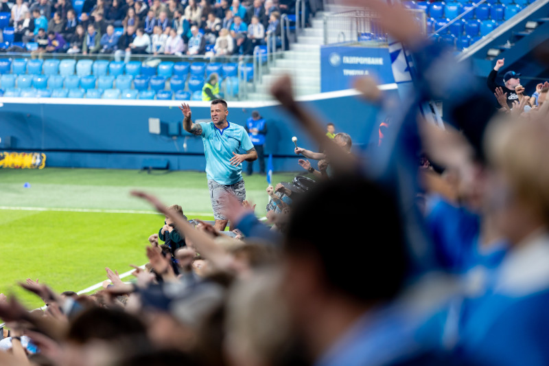 #Все в наших цветах: болельщики на матче «Зенит» — «Ахмат»