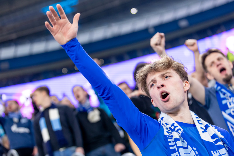 #Все в наших цветах: болельщики на матче «Зенит» — «Ахмат»