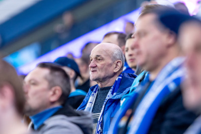 #Все в наших цветах: болельщики на матче «Зенит» — «Ахмат»