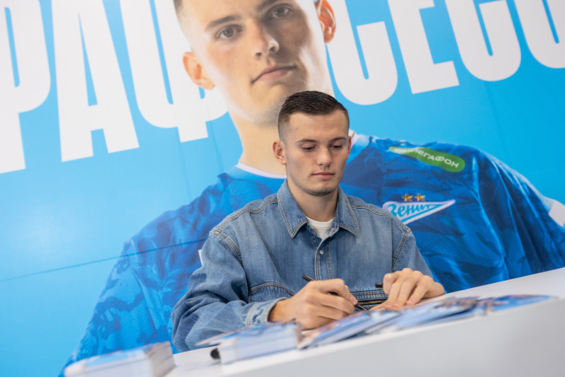 Фан-Променад перед матчем «Зенит» — «Ахмат»