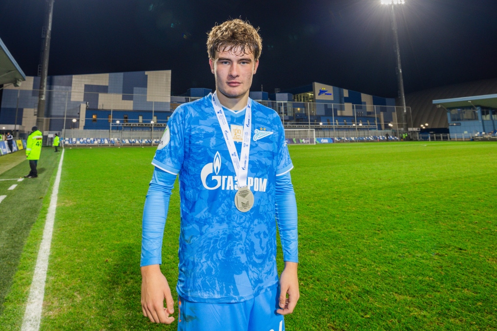 Награждение «Зенита»-м серебряными медалями Молодежной футбольной лиги