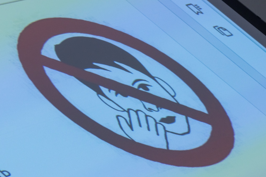 Представители  ФГБУ «НМИЦ им. В.А. Алмазова» проводят лекцию для игроков Академии.