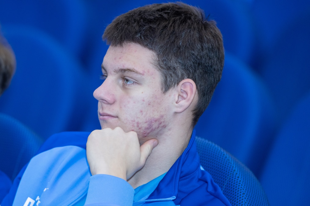 Представители  ФГБУ «НМИЦ им. В.А. Алмазова» проводят лекцию для игроков Академии.