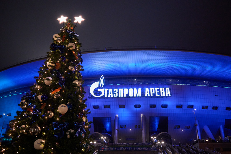 Двухзвёздная Новогодняя ёлка «Газпром Арены»