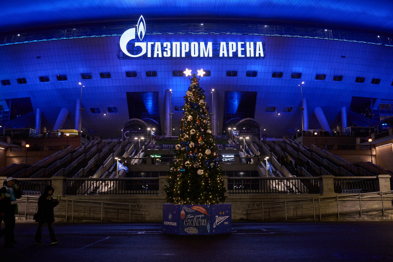 Двухзвёздная Новогодняя ёлка «Газпром Арены»