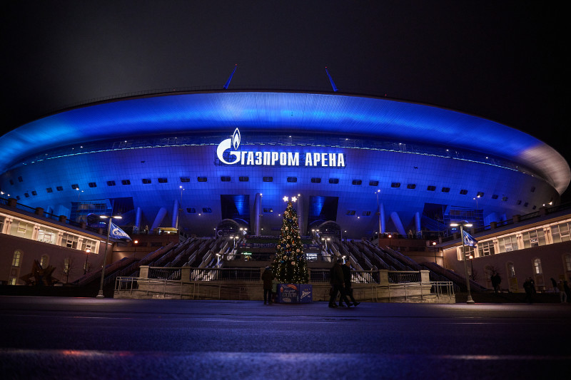 Двухзвёздная Новогодняя ёлка «Газпром Арены»