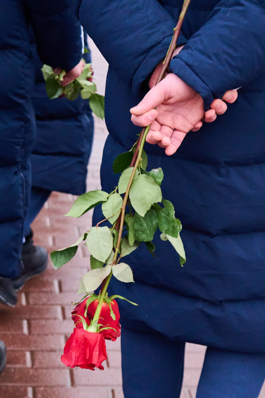 Возложение цветов к Монументу героическим защитникам Ленинграда