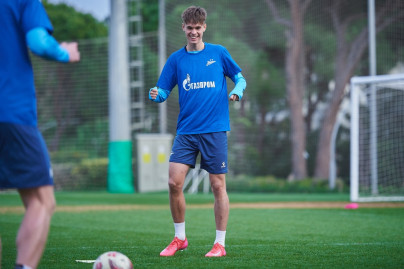 Зимний учебно-тренировочный сбор «Зенита»-2 в Турции: 25 февраля, вечерняя тренировка на поле