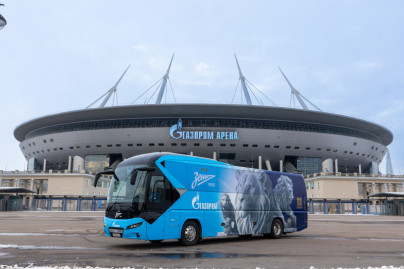 «Зенит» представил обновленную ливрею клубного автобуса