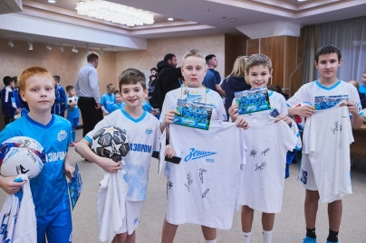 Автограф-сессия для детей из школы «Зенит-Чемпионика» в Воронеже