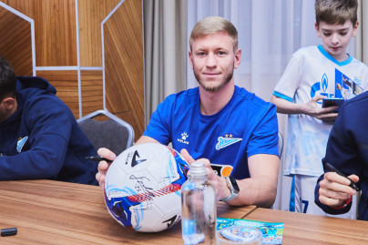 Автограф-сессия для детей из школы «Зенит-Чемпионика» в Воронеже