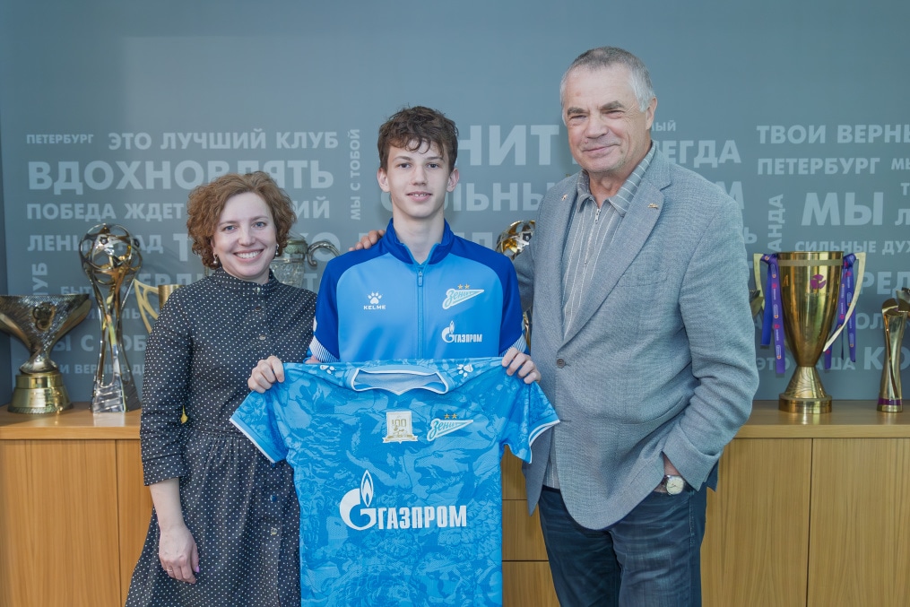 Подписание первого профессионального контракта с воспитанником Академии — Климом Денисовым