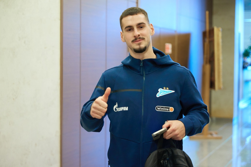 Вылет команды в Москву на матч с «Локомотивом»