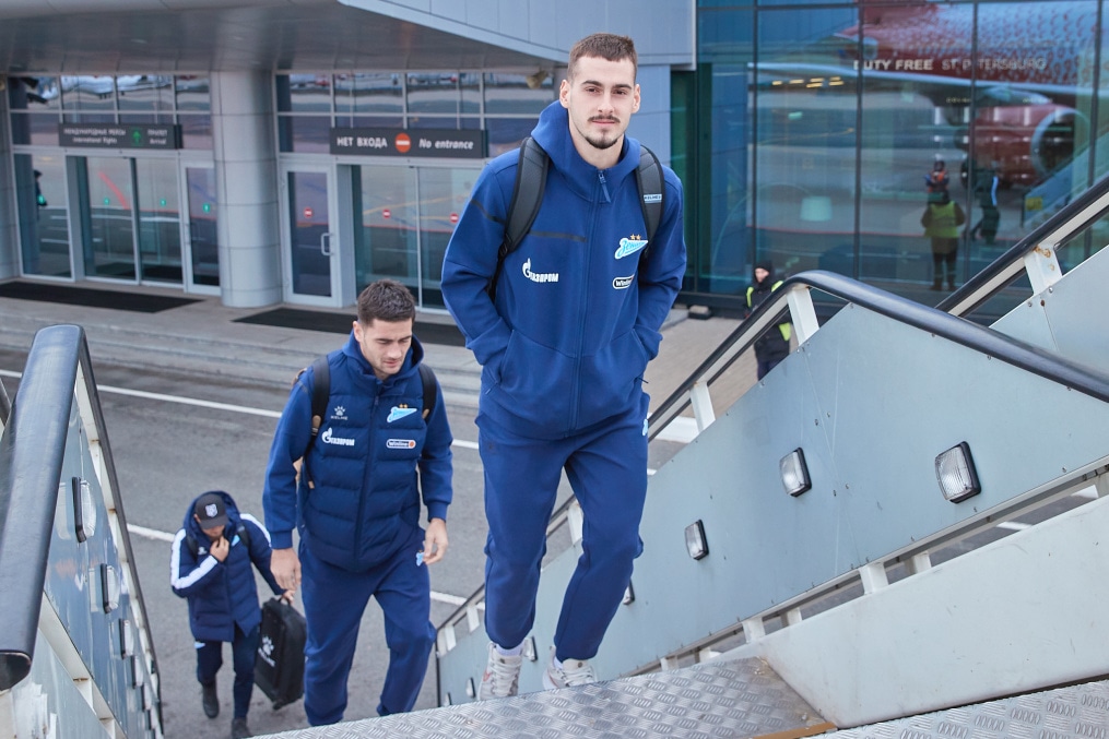 Вылет команды в Москву на матч с «Локомотивом»