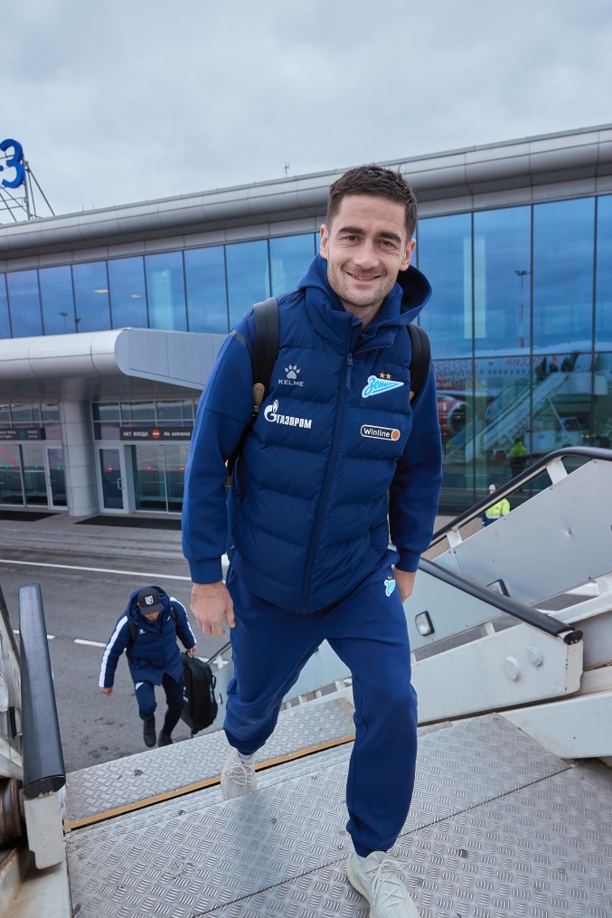 Вылет команды в Москву на матч с «Локомотивом»