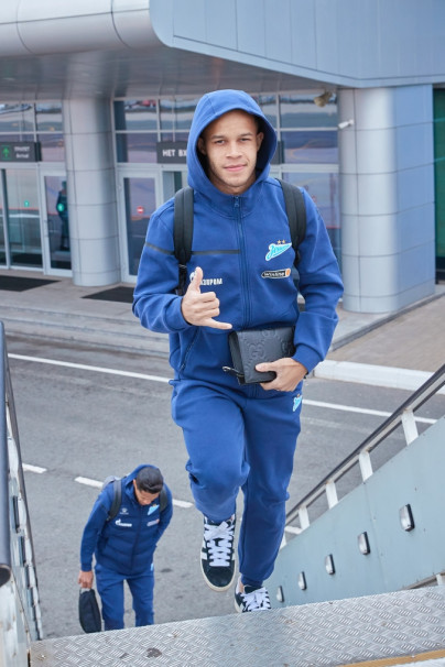 Вылет команды в Москву на матч с «Локомотивом»