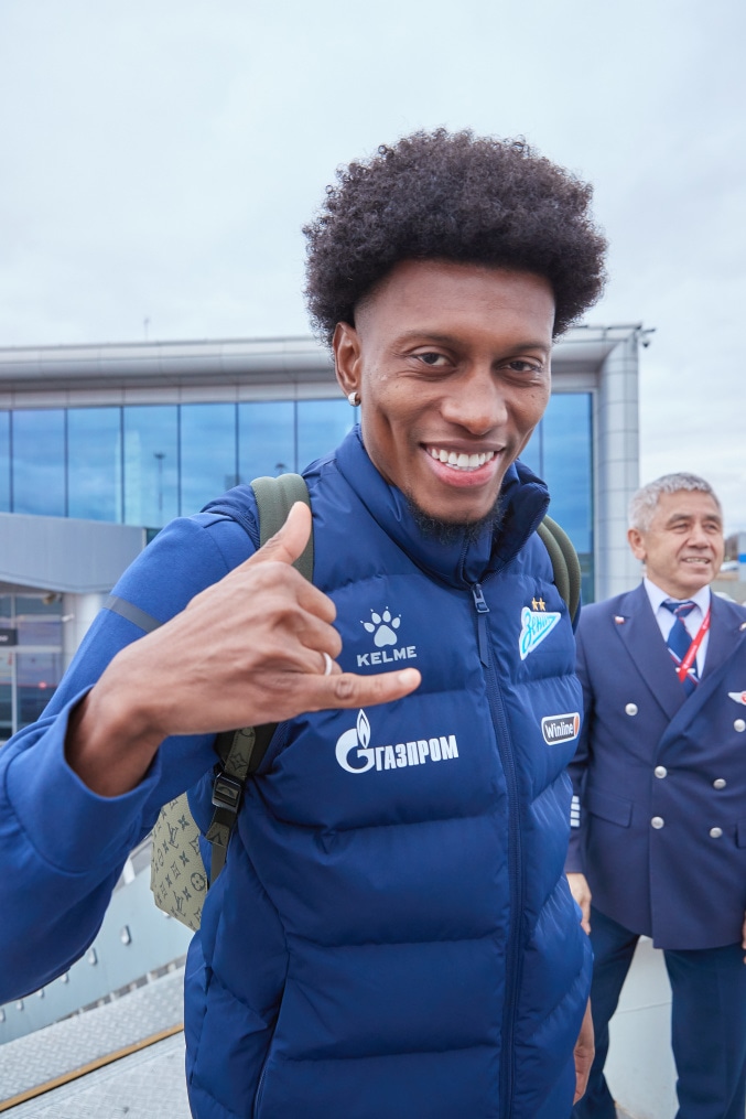 Вылет команды в Москву на матч с «Локомотивом»