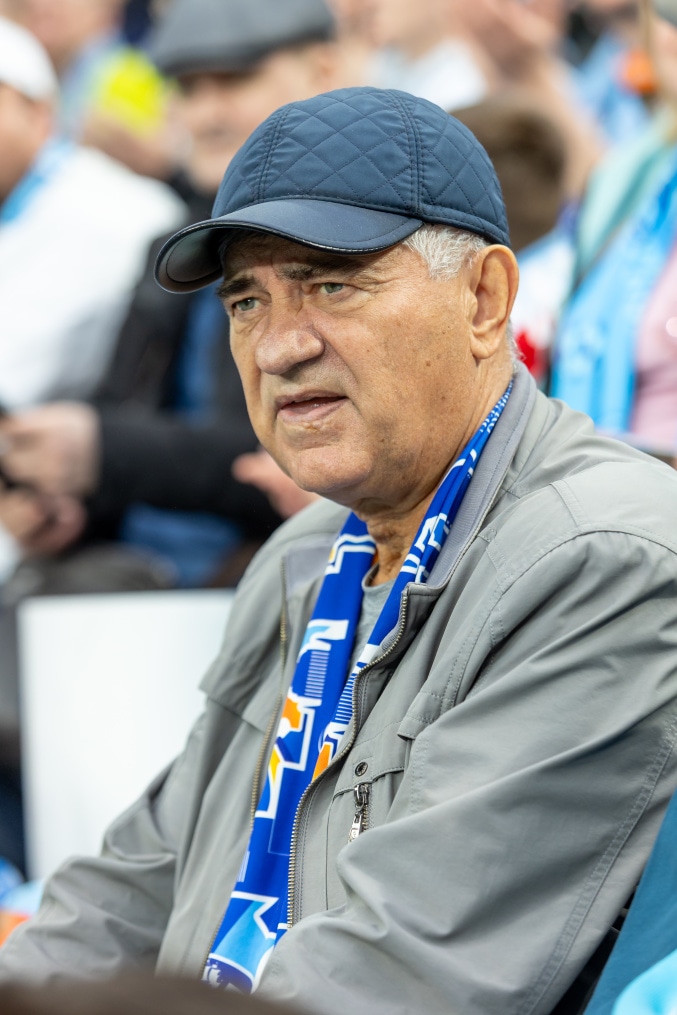 «Все в наших цветах»: болельщики на матче «Зенит»—«Химки»