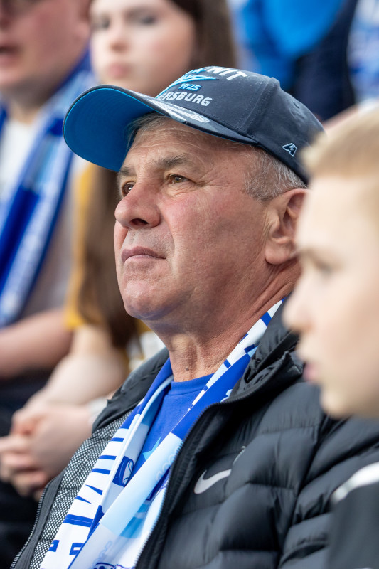 «Все в наших цветах»: болельщики на матче «Зенит»—«Химки»