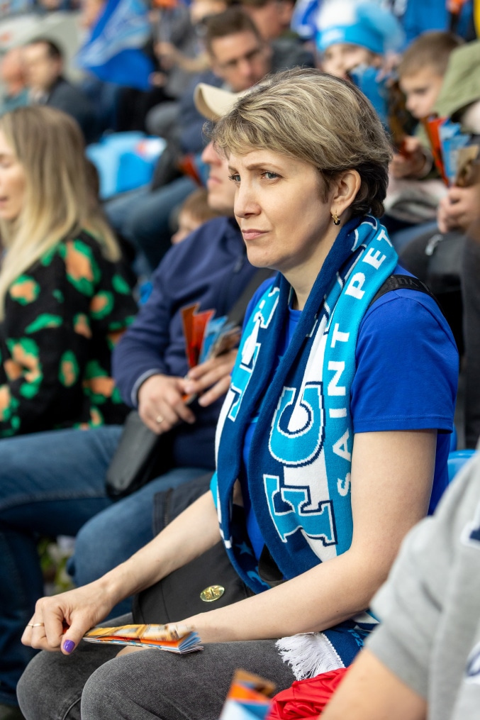 «Все в наших цветах»: болельщики на матче «Зенит»—«Химки»