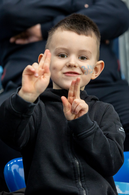 «Все в наших цветах»: болельщики на матче «Зенит»—«Химки»