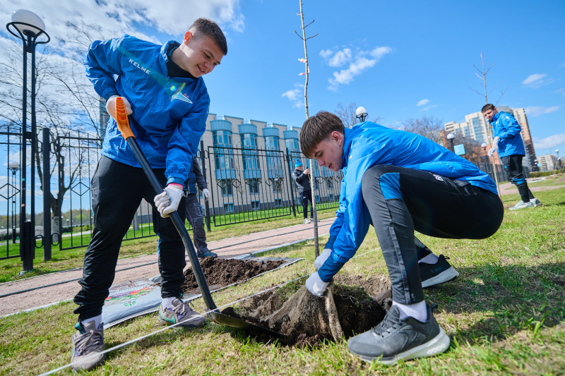Акция «Сад памяти» в Академии ФК «Зенит»