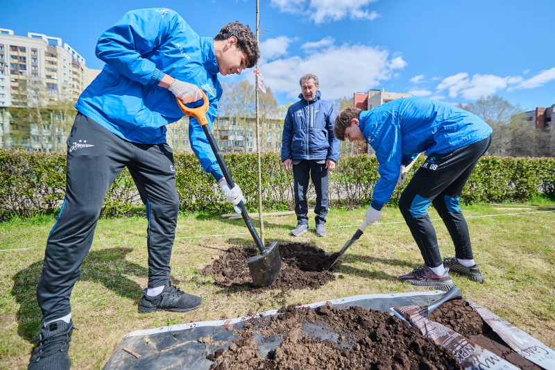 Акция «Сад памяти» в Академии ФК «Зенит»