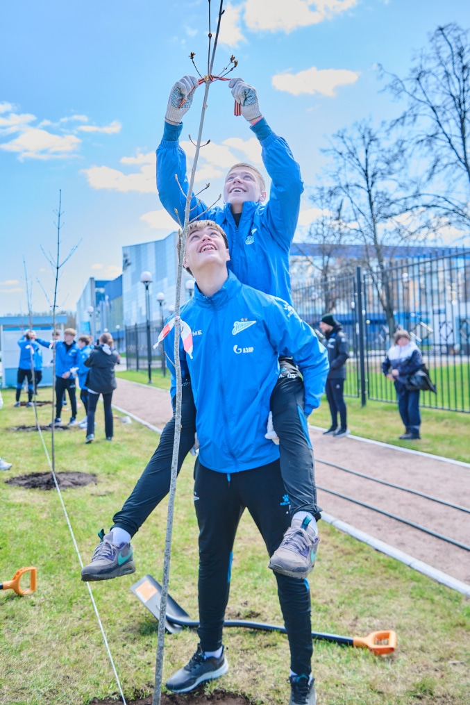 Акция «Сад памяти» в Академии ФК «Зенит»