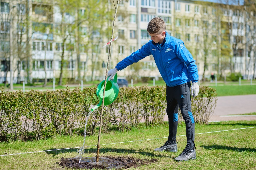 Акция «Сад памяти» в Академии ФК «Зенит»