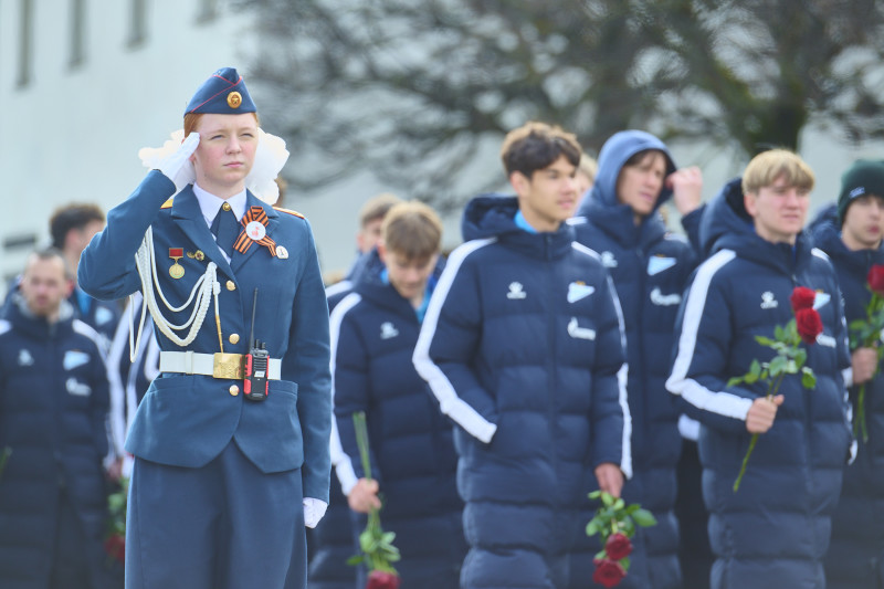 Торжественное возложение цветов на Пискаревском мемориальном кладбище в честь 80-летия Великой Победы