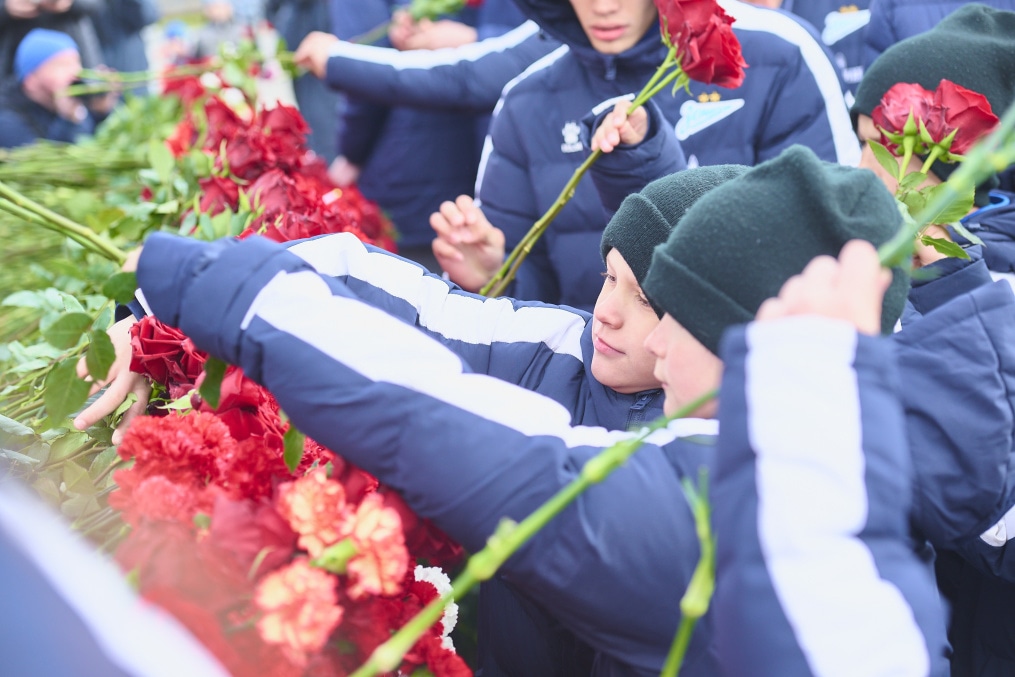 Торжественное возложение цветов на Пискаревском мемориальном кладбище в честь 80-летия Великой Победы