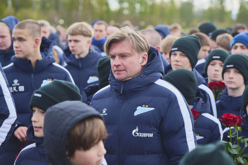 Торжественное возложение цветов на Пискаревском мемориальном кладбище в честь 80-летия Великой Победы