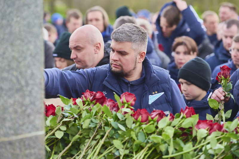 Торжественное возложение цветов на Пискаревском мемориальном кладбище в честь 80-летия Великой Победы