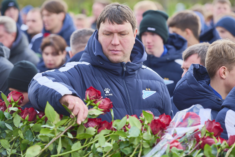 Торжественное возложение цветов на Пискаревском мемориальном кладбище в честь 80-летия Великой Победы
