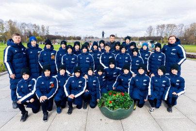 Торжественное возложение цветов на Пискаревском мемориальном кладбище в честь 80-летия Великой Победы